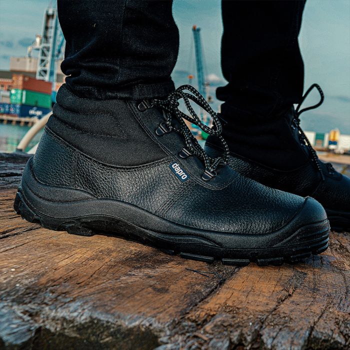 Safety Work Shoes: The key to staying protected on the job