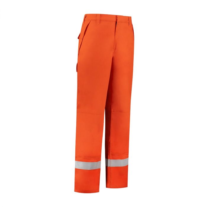 Dapro multinorm broek in oranje, ontworpen voor comfort en duurzaamheid. Deze broek is vlamvertragend, antistatisch, lasbestendig en chemisch resistent, met arc flash bescherming en reflecterende striping voor maximale veiligheid. Voorzien van een elastische tailleband voor de perfecte pasvorm.