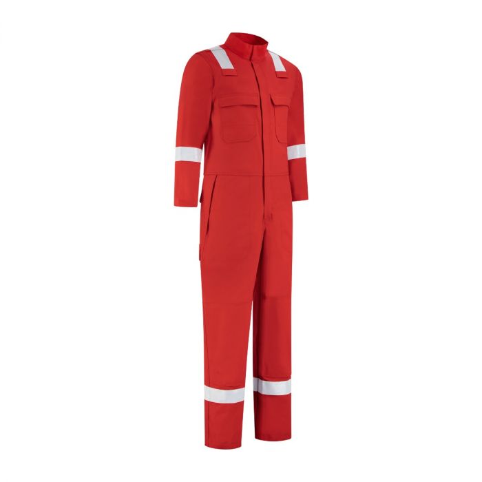 Dapro Diamond coverall in vlamrood, fullbody-aanzicht, ontworpen voor maximale veiligheid en zichtbaarheid in zware werkomgevingen. Voorzien van vlamvertragende, antistatische en lasbestendige eigenschappen, evenals arc flash bescherming en reflecterende striping voor optimale bescherming