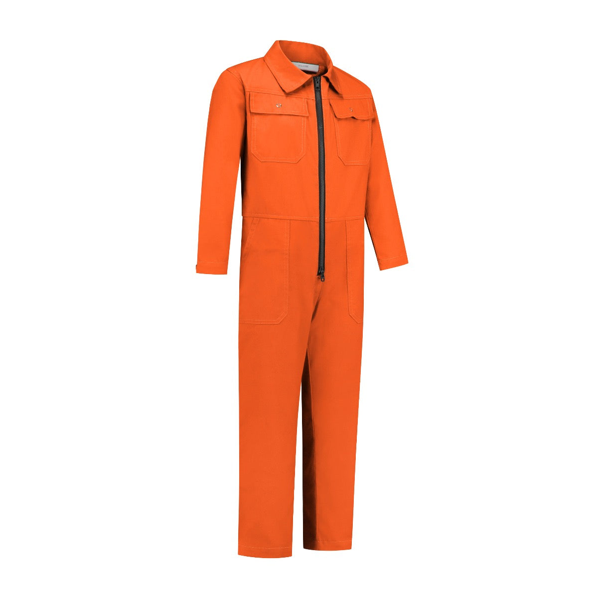 Dapro kinderoverall in oranje, gemaakt van 100% katoen, voorkantaanzicht. Ontworpen voor bescherming en comfort tijdens buitenspelen, perfect voor avontuurlijke kinderen.